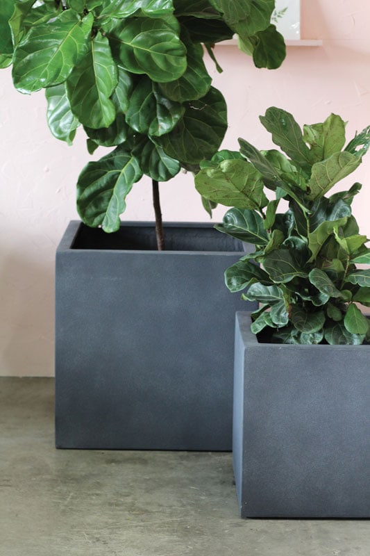 Brisa square planter