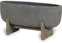 Caliza oval stands planter with wood legs