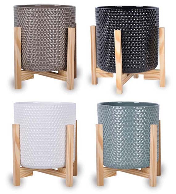 Sol honeycomb pot with wooden legs